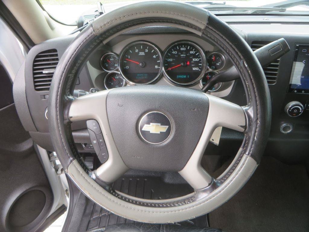 Used 2008 Chevrolet Silverado 2500 LT w/ Suspension Package, Off-Road AWD/4WD image 16