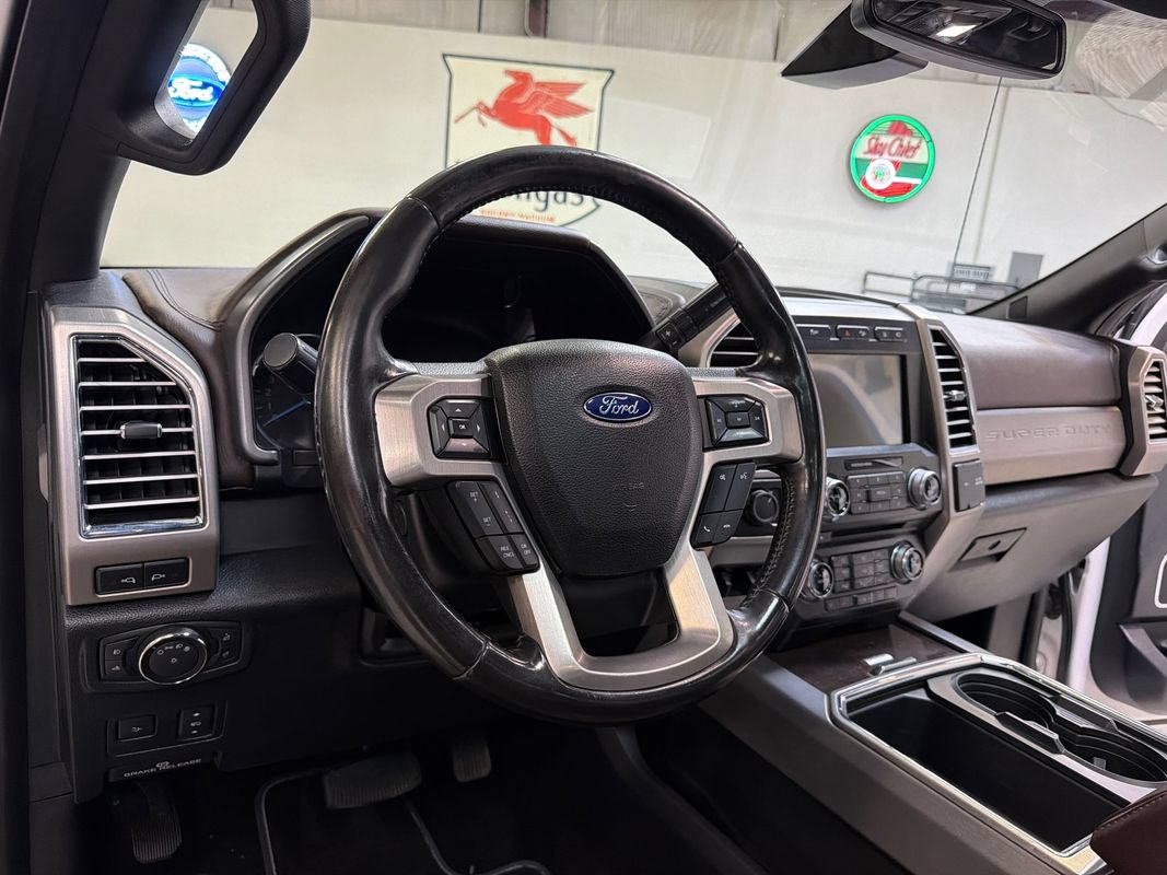 Used 2017 Ford F250 Platinum w/ Platinum Ultimate Package AWD/4WD image 28