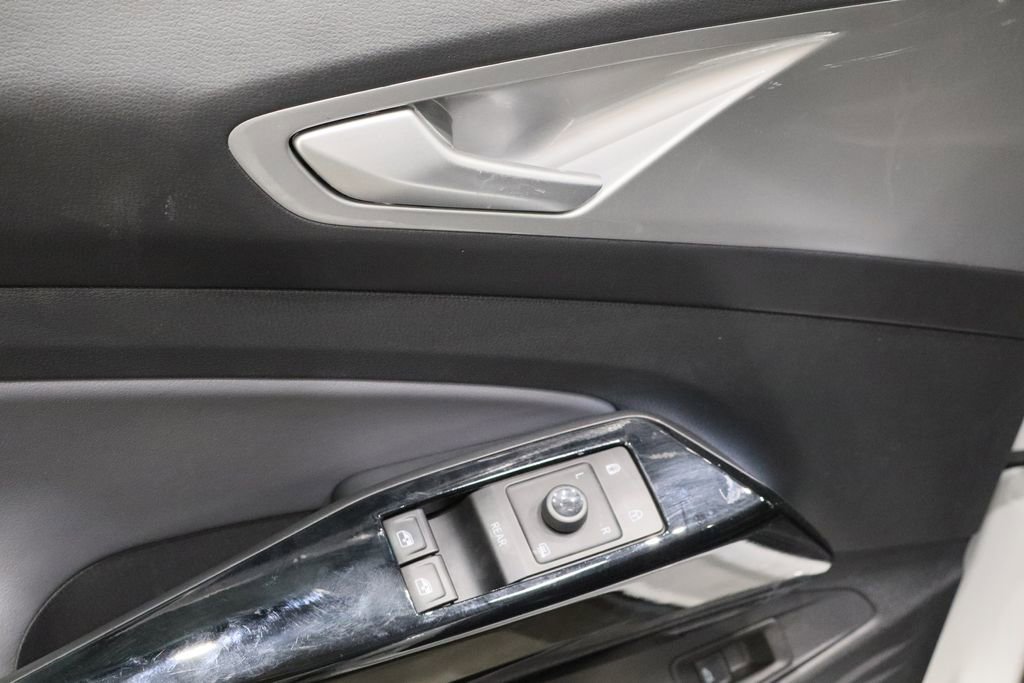 Used 2023 Volkswagen ID.4 Pro S image 19