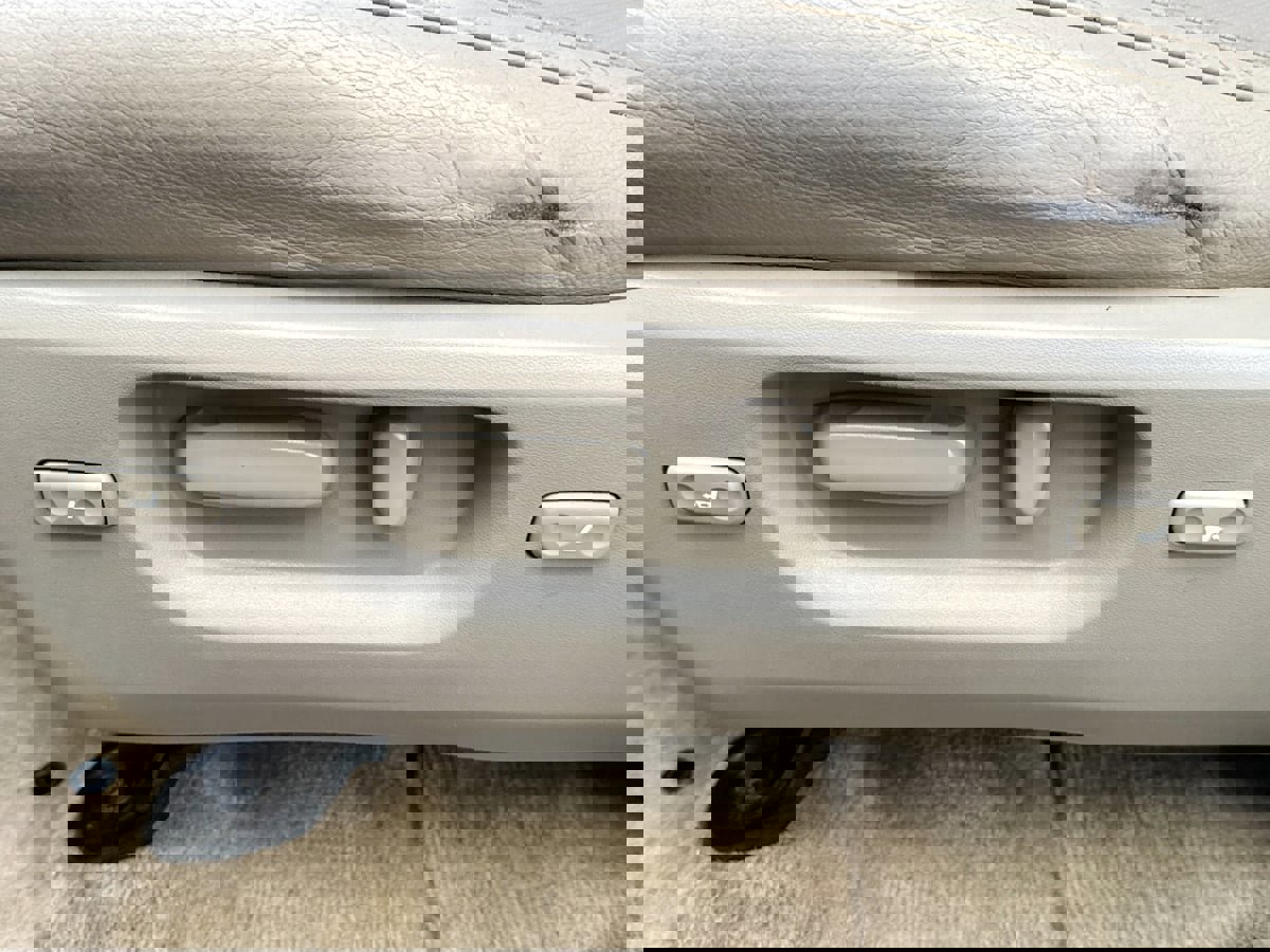 Used 2008 Toyota Sequoia Platinum image 19