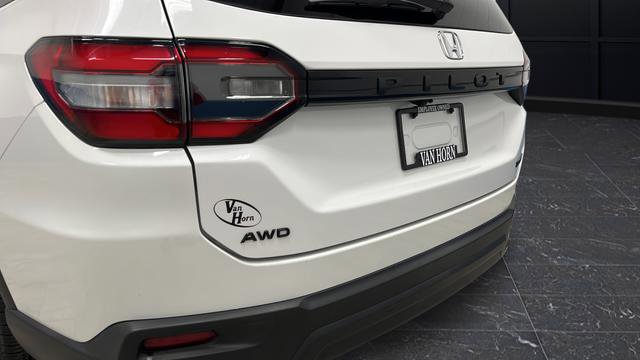 Used 2023 Honda Pilot Sport image 36