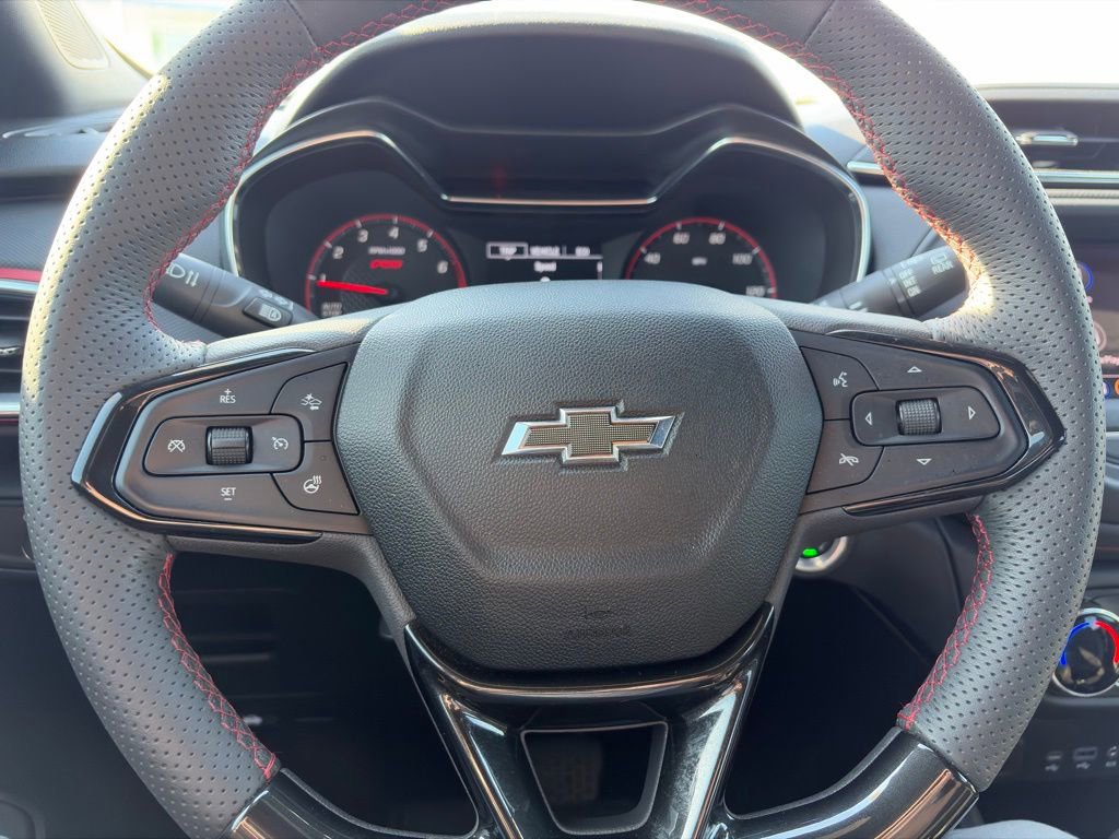 Used 2023 Chevrolet TrailBlazer RS FWD image 17