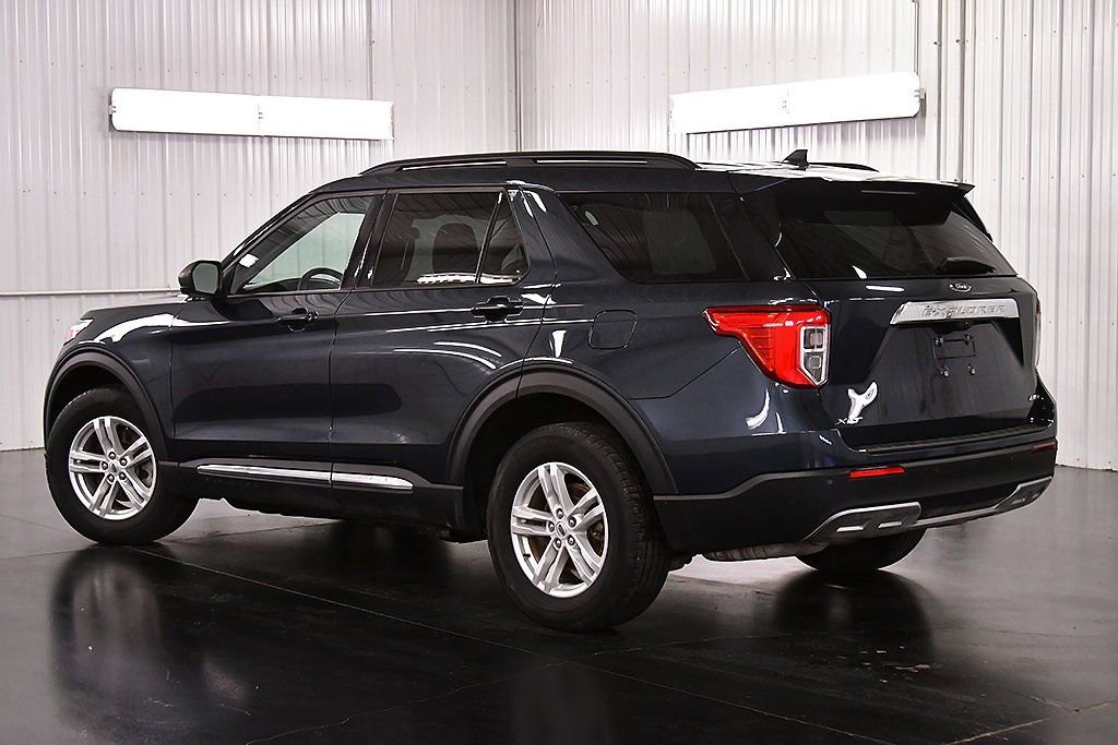 Used 2023 Ford Explorer XLT w/ Equipment Group 202A image 5