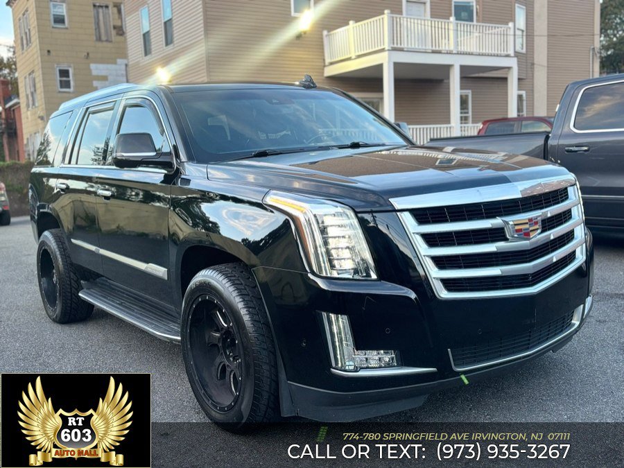 Used 2019 Cadillac Escalade Luxury AWD/4WD image 3