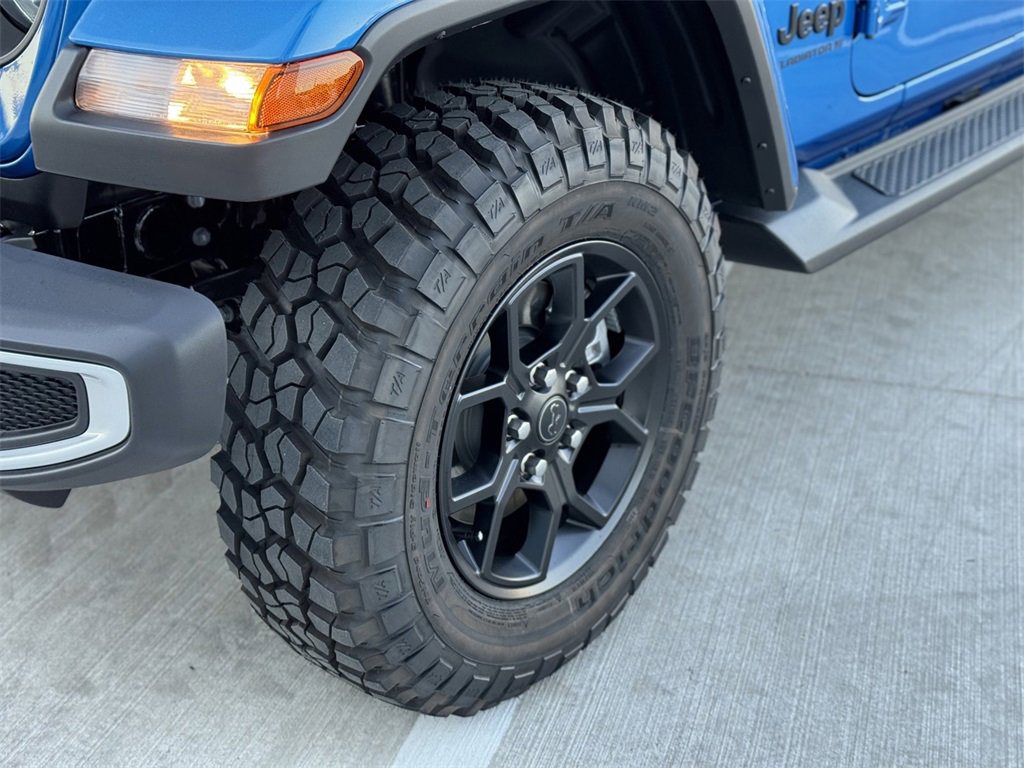 New 2025 Jeep Gladiator Sport image 10