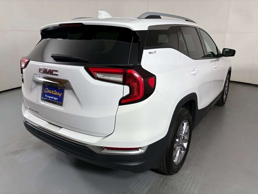 Used 2024 GMC Terrain SLT FWD image 8