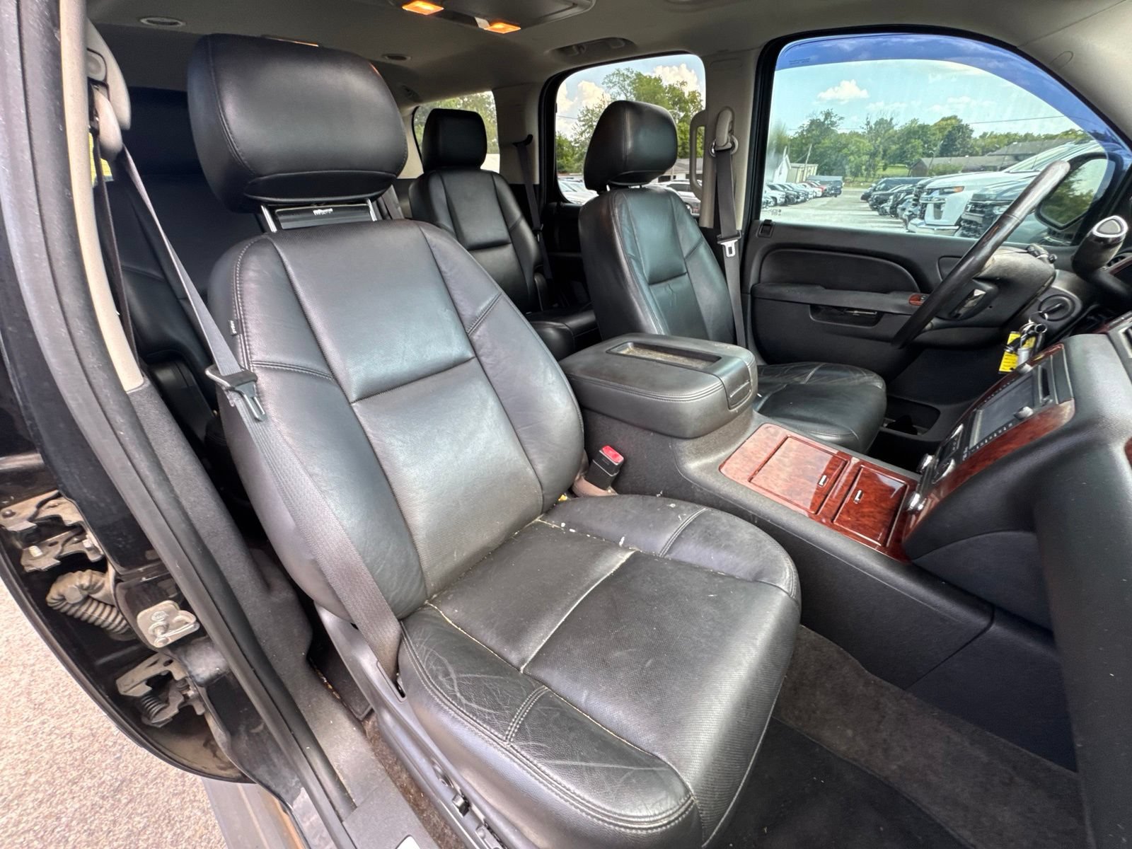 Used 2013 Chevrolet Tahoe LTZ AWD/4WD image 34