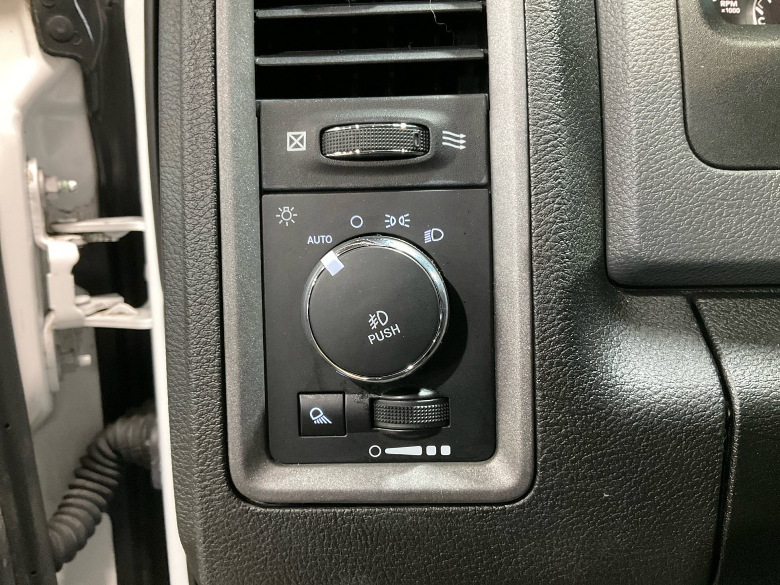 Used 2019 RAM 1500 ST w/ SXT Plus Group AWD/4WD image 34