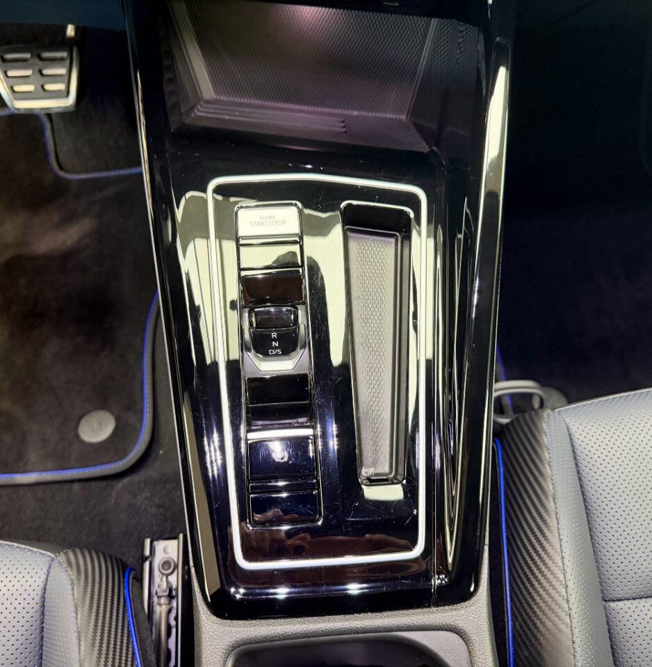 Used 2025 Volkswagen Golf R Black Edition image 50