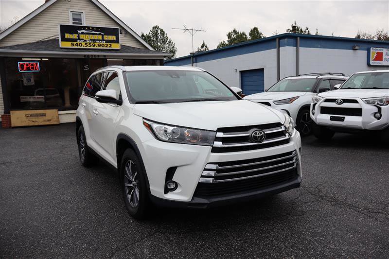 Used 2019 Toyota Highlander AWD V6 image 3