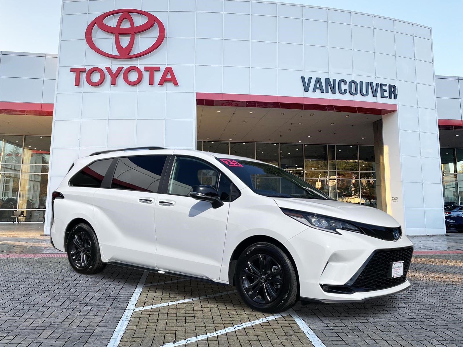 Certified 2025 Toyota Sienna XSE w/ XSE Premium Package AWD/4WD image 1