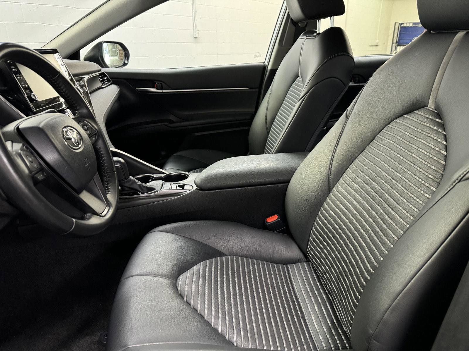 Used 2023 Toyota Camry SE image 10