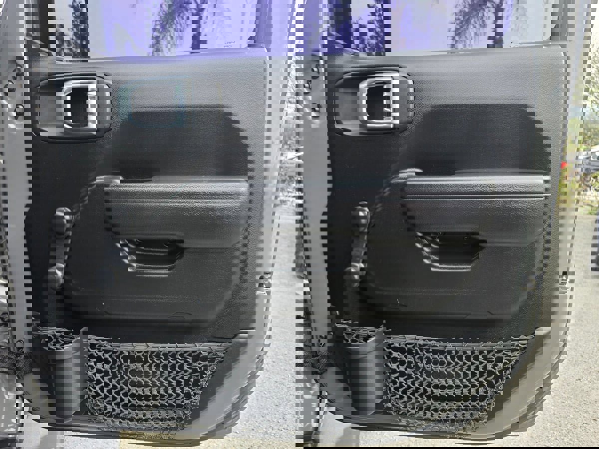 Used 2022 Jeep Gladiator Sport image 25