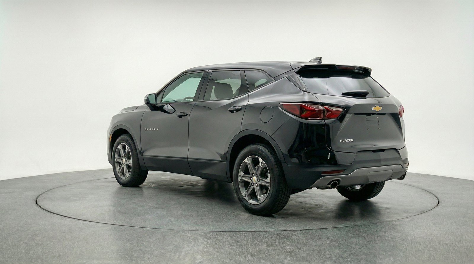 Used 2025 Chevrolet Blazer LT FWD image 6