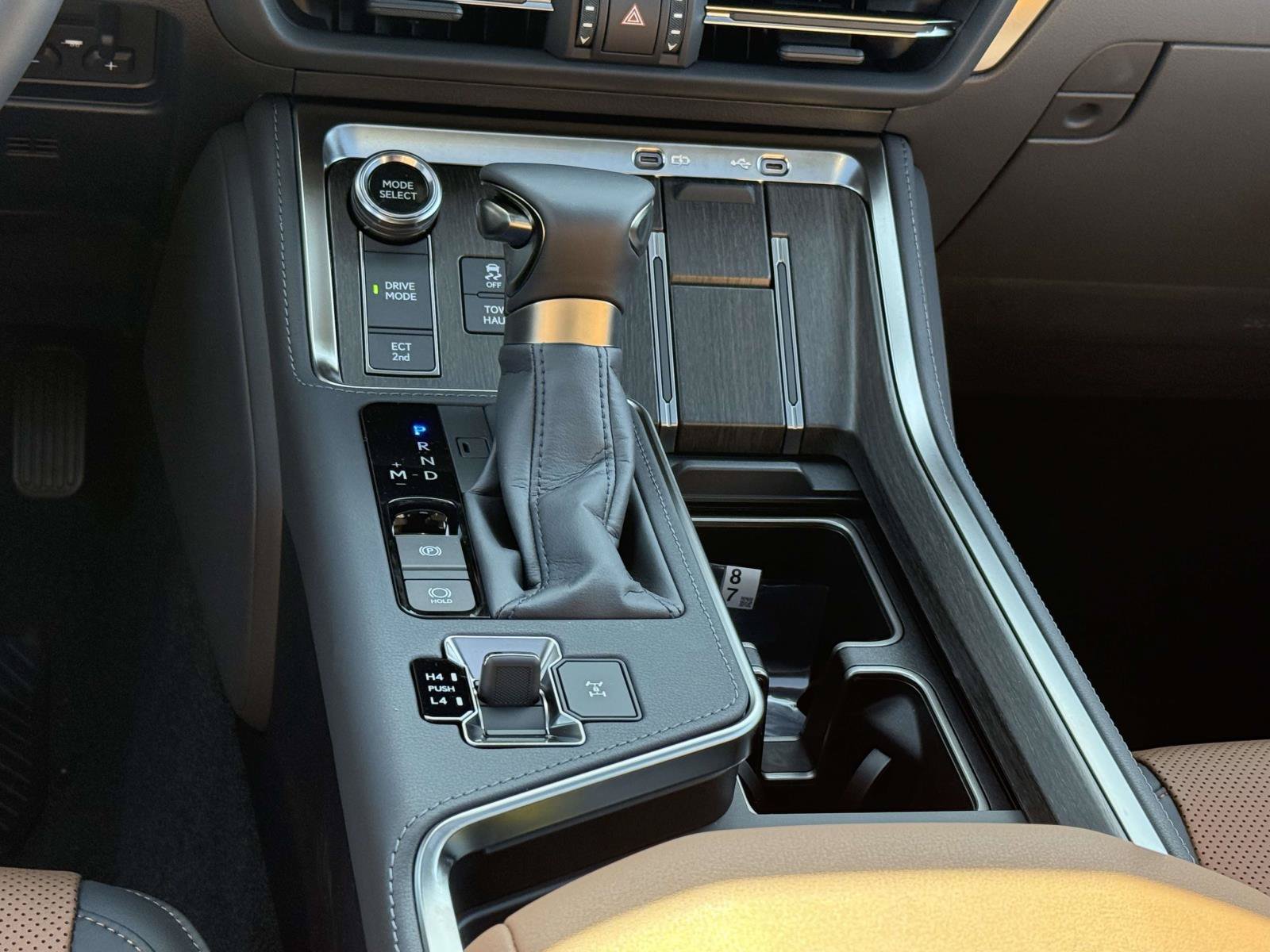 New 2026 Lexus GX 550 w/ Cold Area Package AWD/4WD image 15