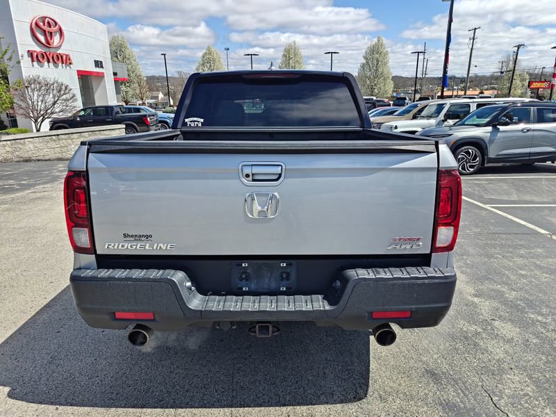 Used 2022 Honda Ridgeline Sport image 6