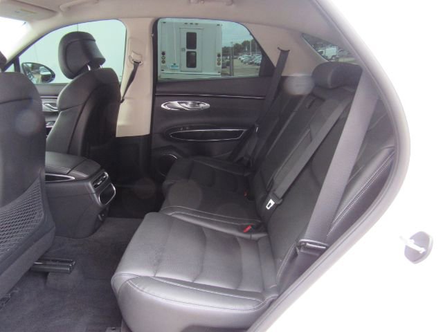 Used 2022 Genesis GV70 2.5T image 17