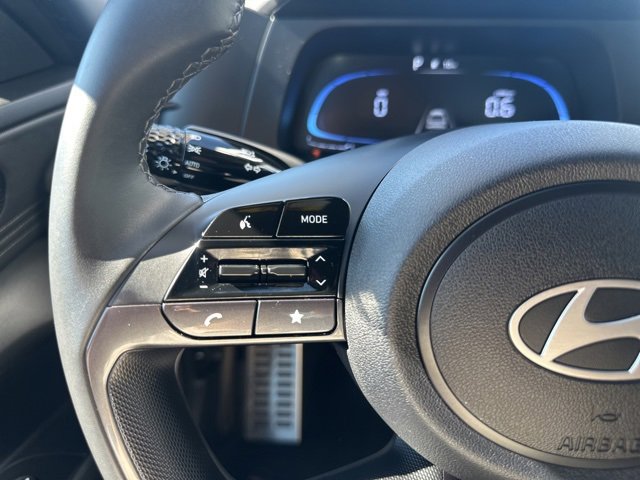 Certified 2025 Hyundai Elantra Sport image 21