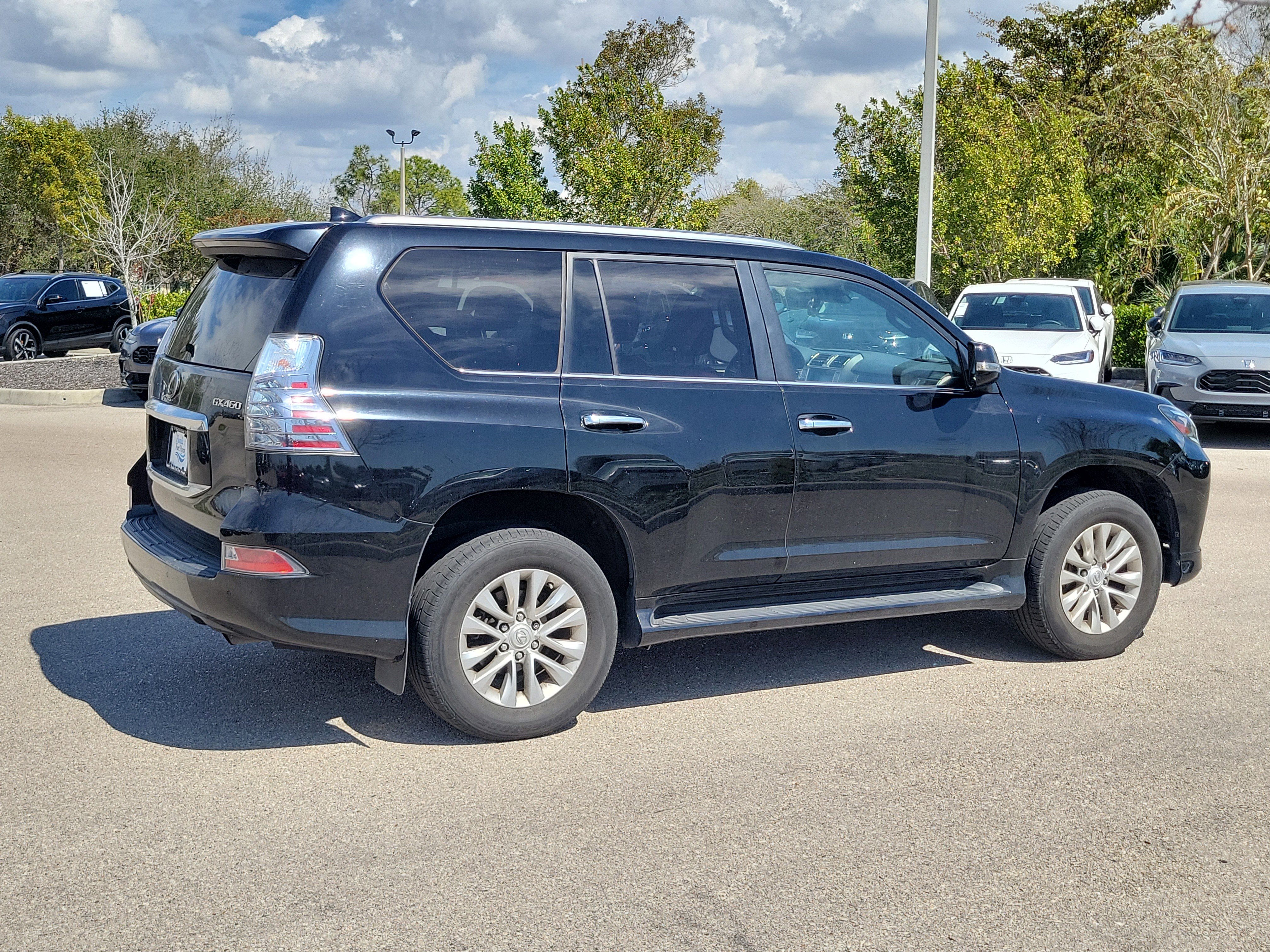 Used 2021 Lexus GX 460 Premium w/ Premium Package image 3
