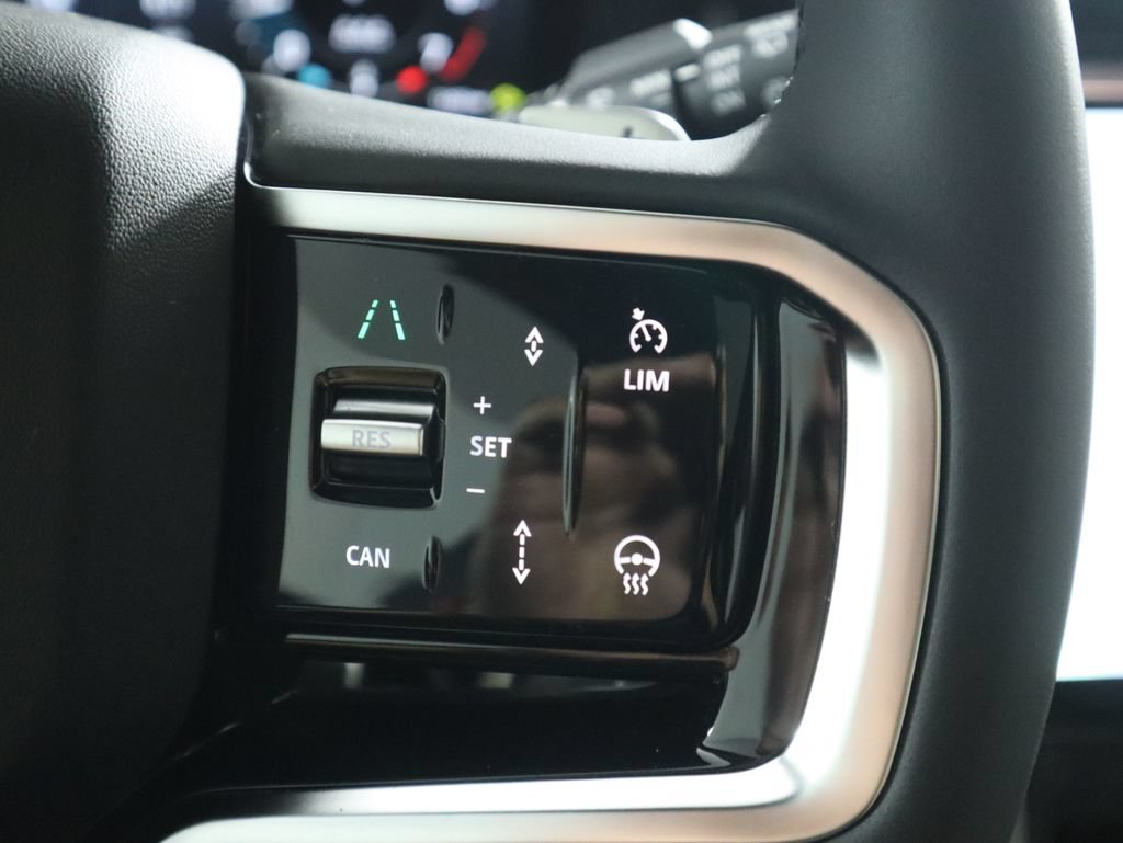 Certified 2025 Land Rover Discovery Sport Dynamic SE AWD/4WD image 13