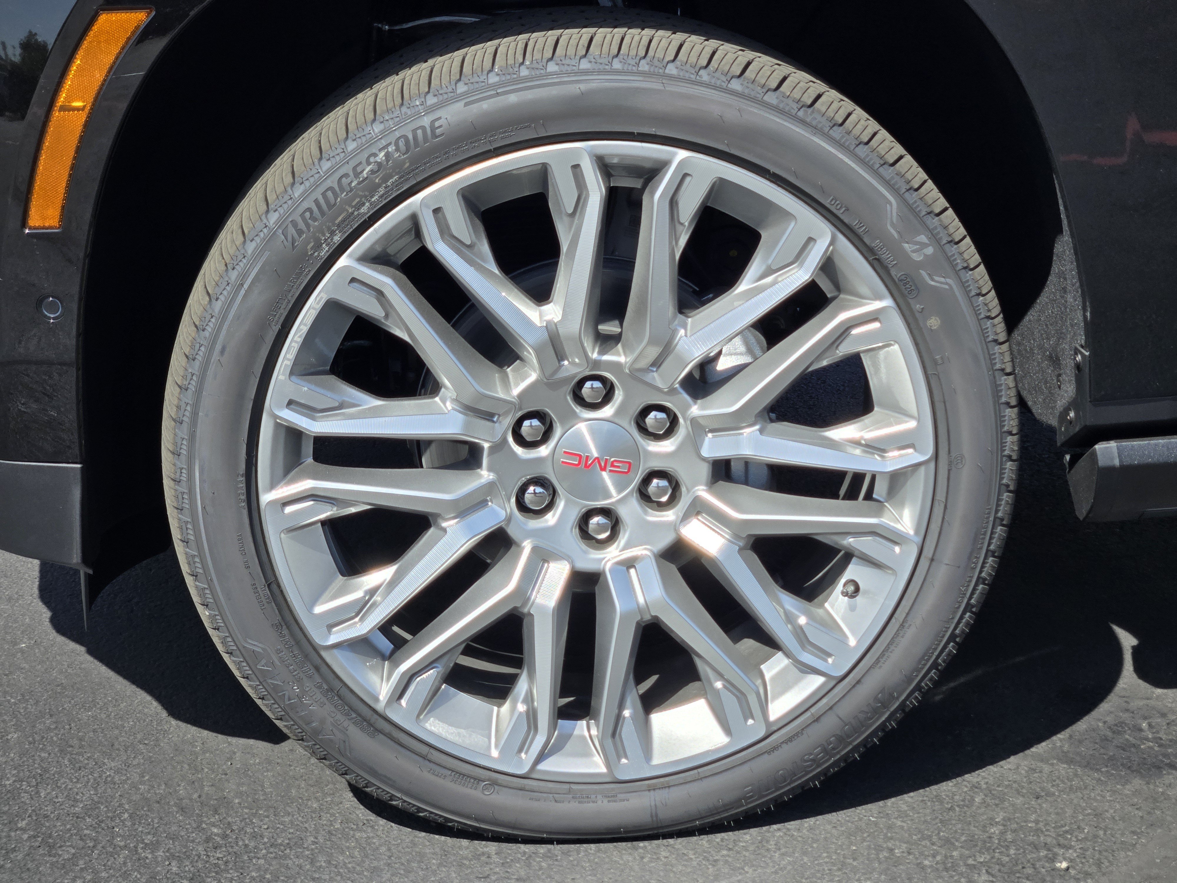New 2026 GMC Yukon XL Denali w/ Denali Reserve Package AWD/4WD image 10