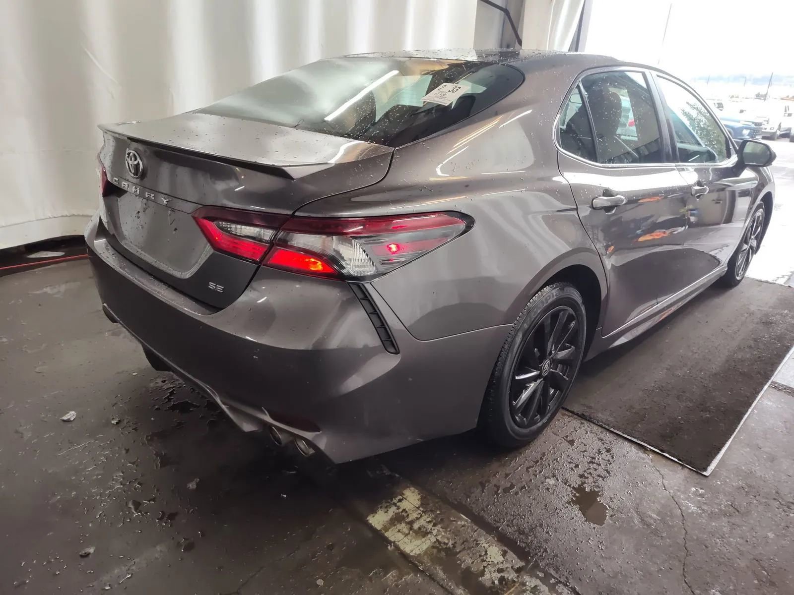 Used 2024 Toyota Camry SE FWD image 3