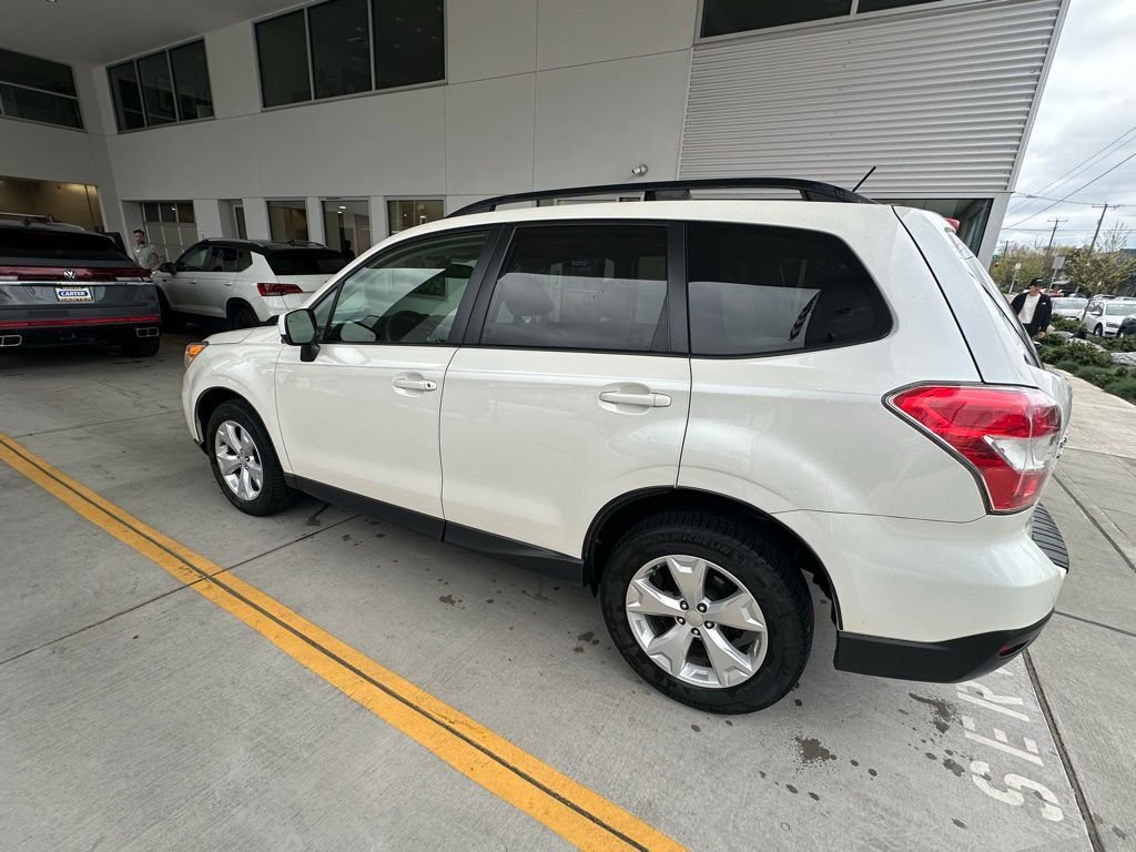 Used 2015 Subaru Forester 2.5i Premium w/ All-Weather Package AWD/4WD image 5