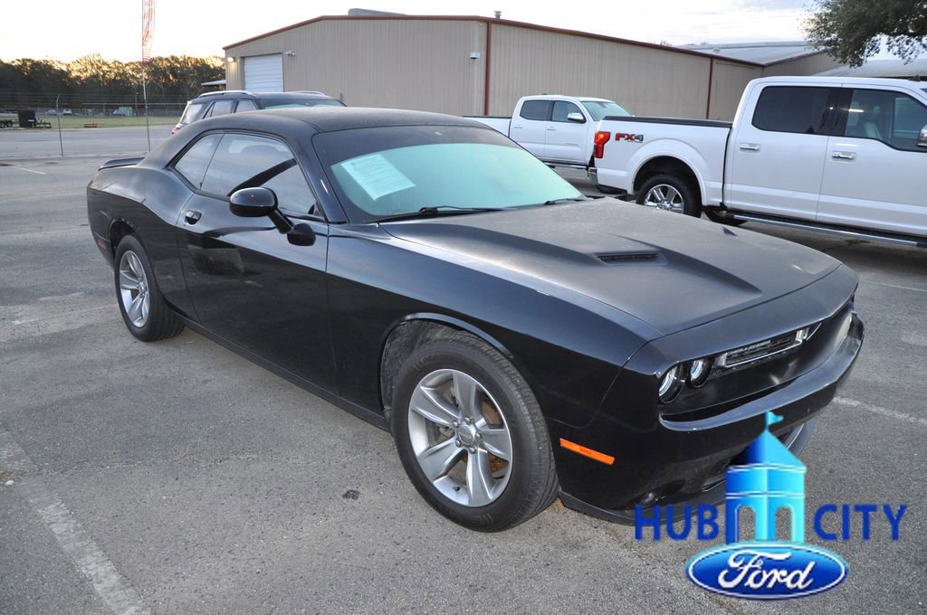 Used 2019 Dodge Challenger SXT image 7