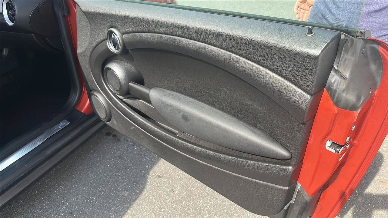Used 2013 MINI Cooper Clubman FWD image 22
