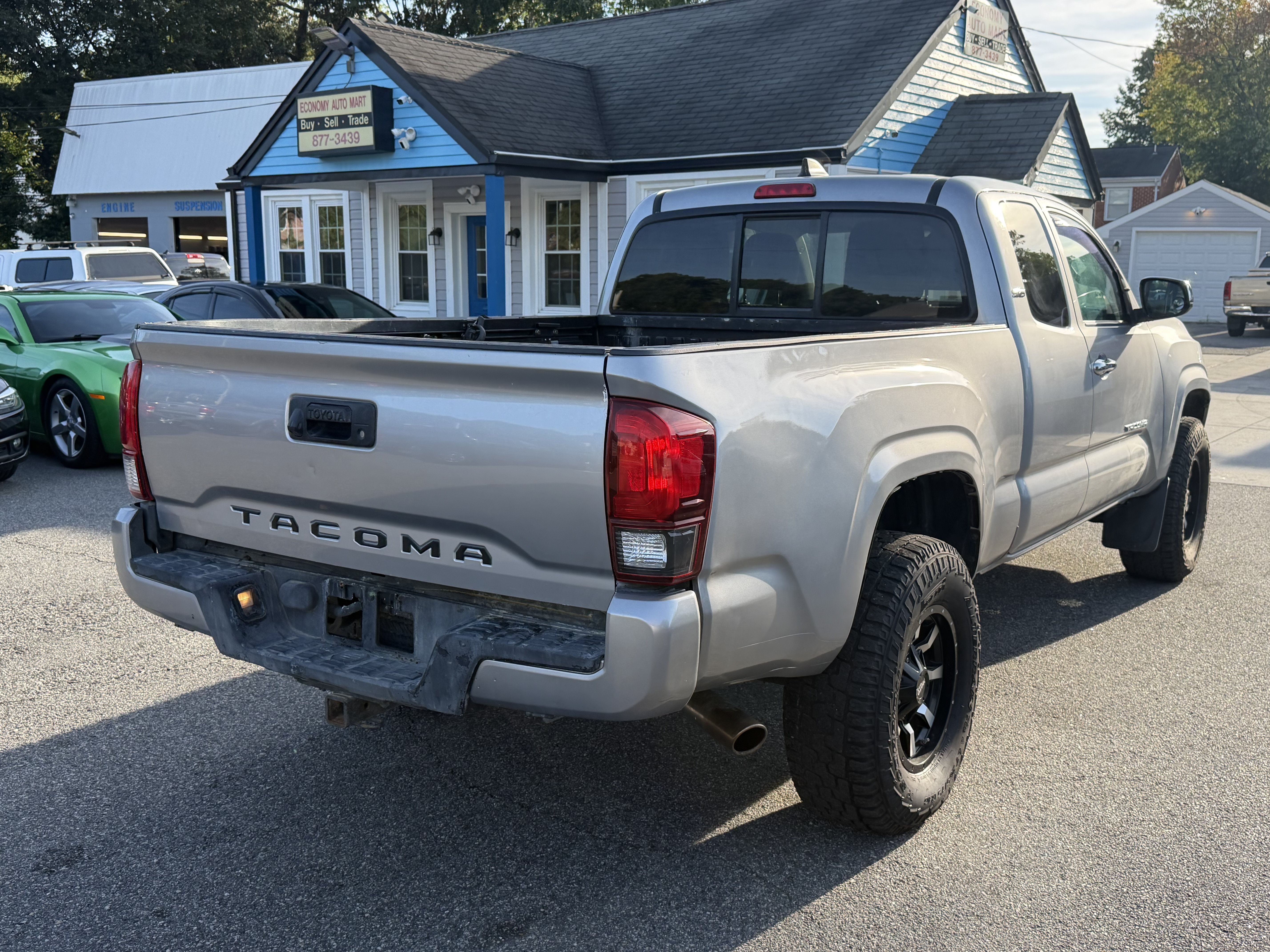 Used 2021 Toyota Tacoma SR w/ SR Convenience Package RWD image 5