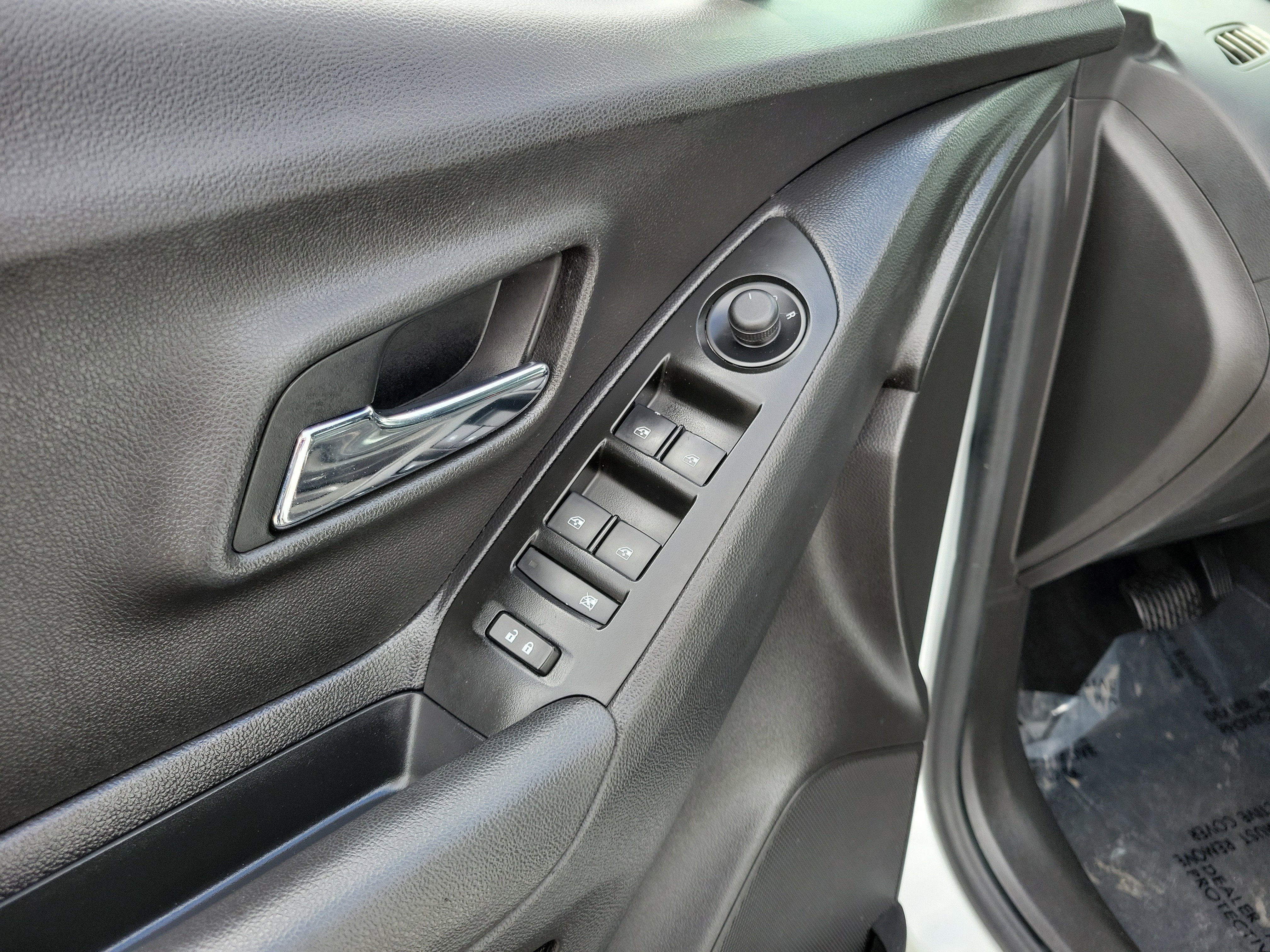 Used 2019 Chevrolet Trax LT w/ LT Convenience Package image 18