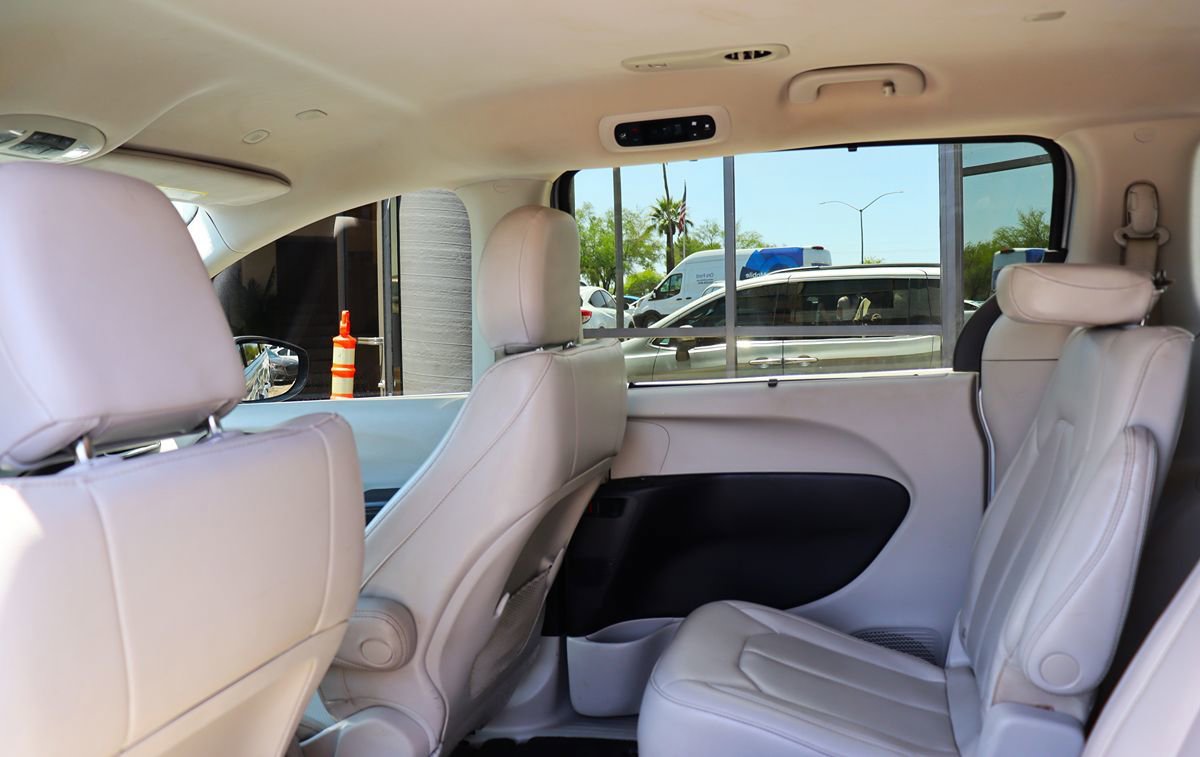 Used 2021 Chrysler Voyager Lxi FWD image 36