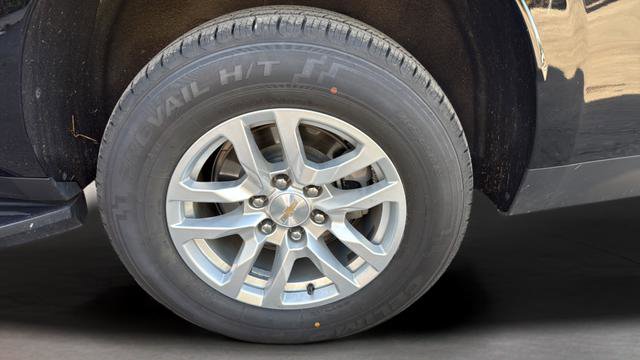 Used 2024 Chevrolet Suburban LT image 34
