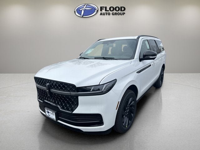 New 2026 Lincoln Navigator Reserve w/ Jet Appearance Package AWD/4WD image 3