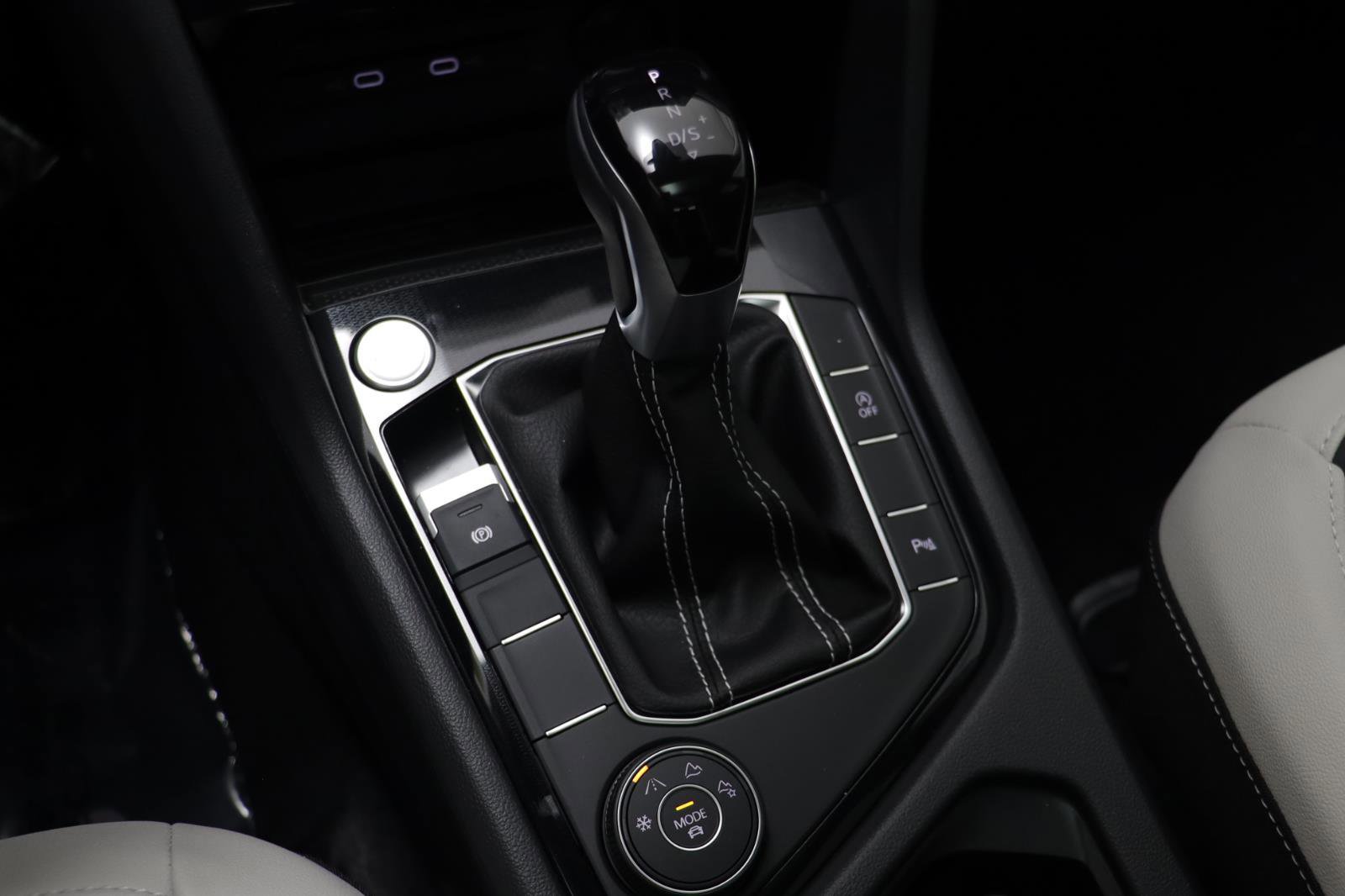 New 2026 Volkswagen Taos SE image 11