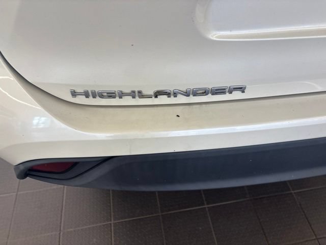 Used 2020 Toyota Highlander XLE FWD image 16
