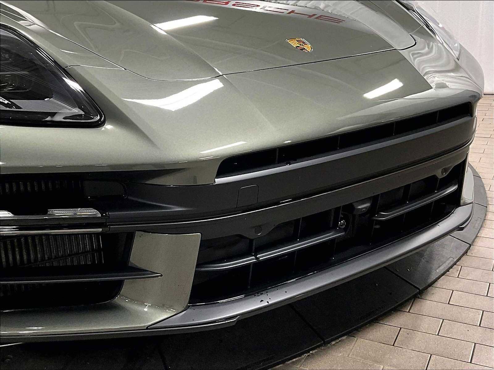 Used 2026 Porsche Panamera 4 image 34