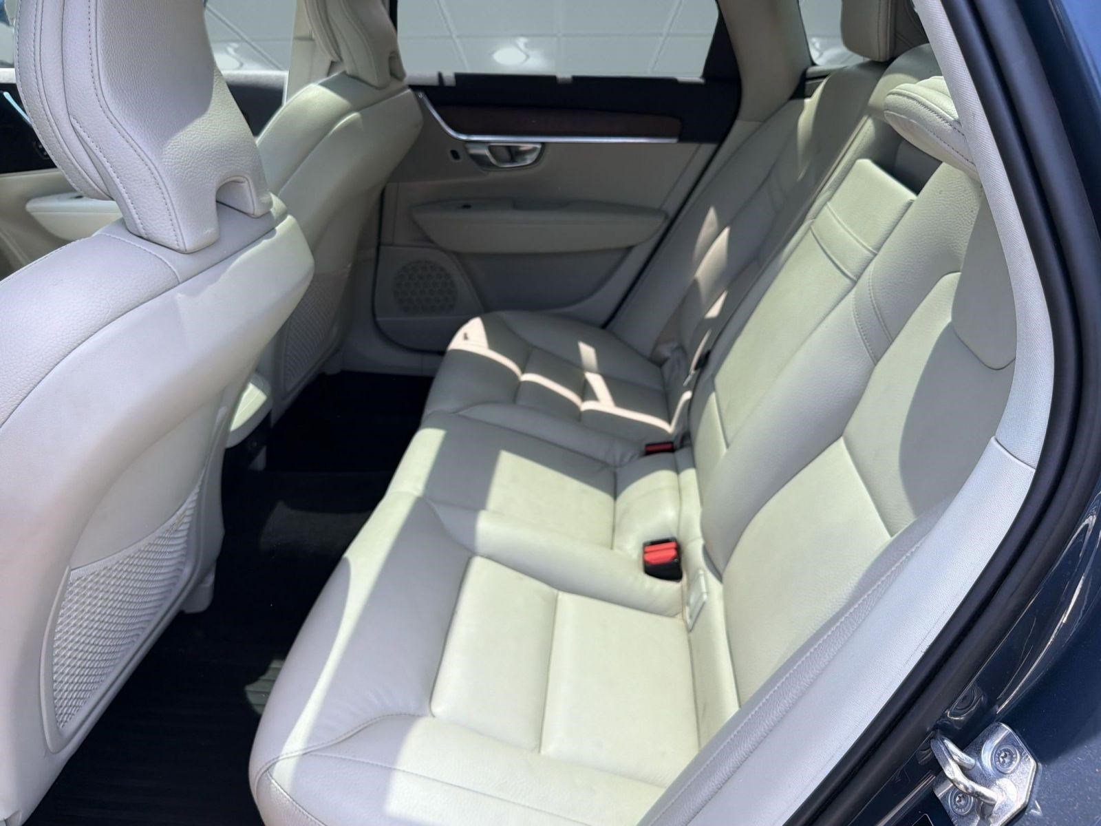 Certified 2022 Volvo V90 B6 Cross Country w/ Advanced Package AWD/4WD image 15