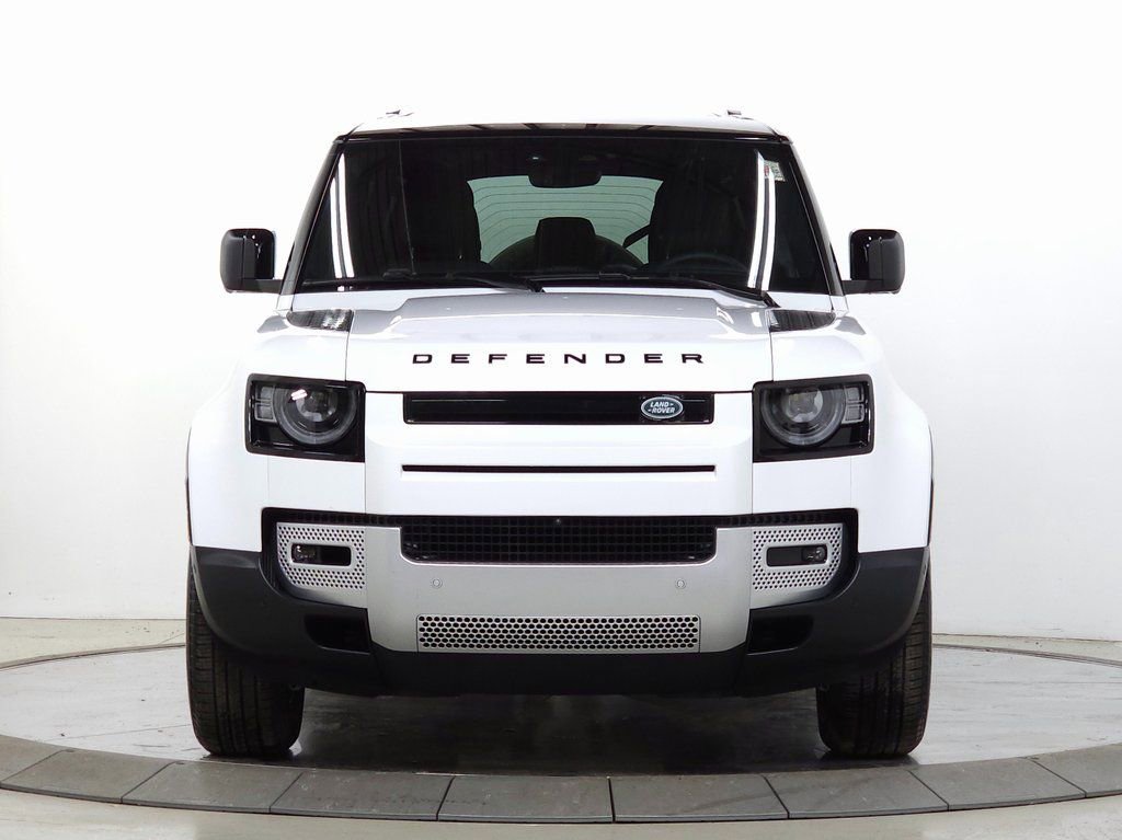 Used 2025 Land Rover Defender 110 S image 11