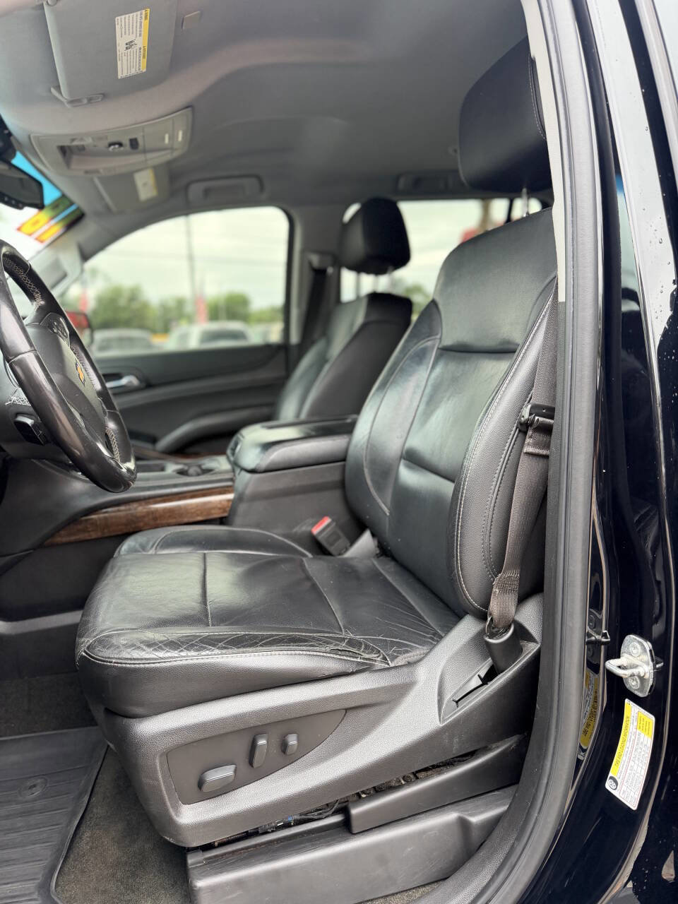 Used 2018 Chevrolet Suburban LT RWD image 13