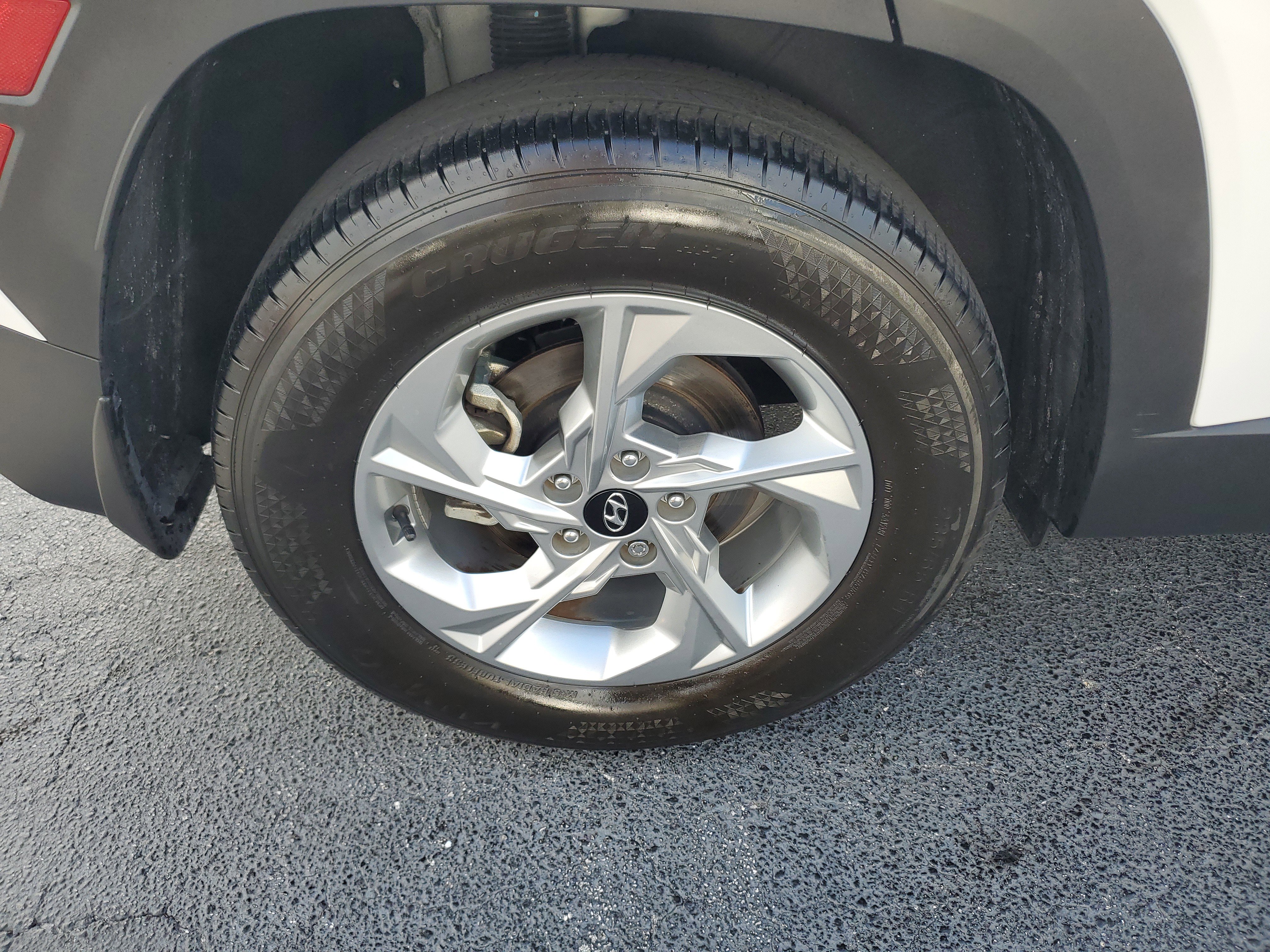 Certified 2024 Hyundai Tucson SE FWD image 28
