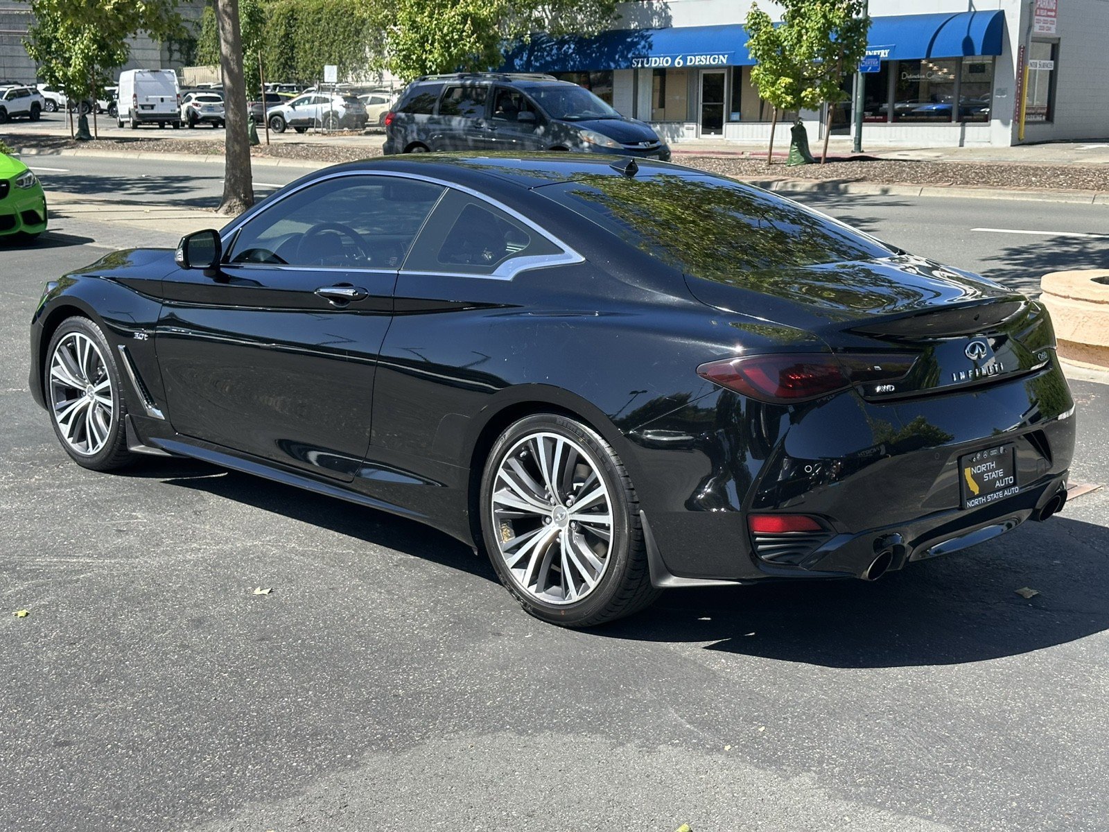 Used 2017 INFINITI Q60 3.0t w/ Premium Plus Package 3.0T AWD/4WD image 12