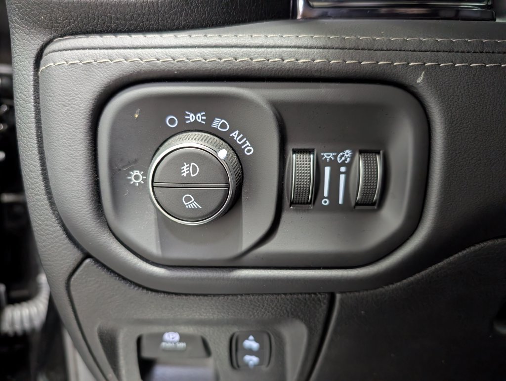 Used 2026 RAM 1500 Limited AWD/4WD image 21