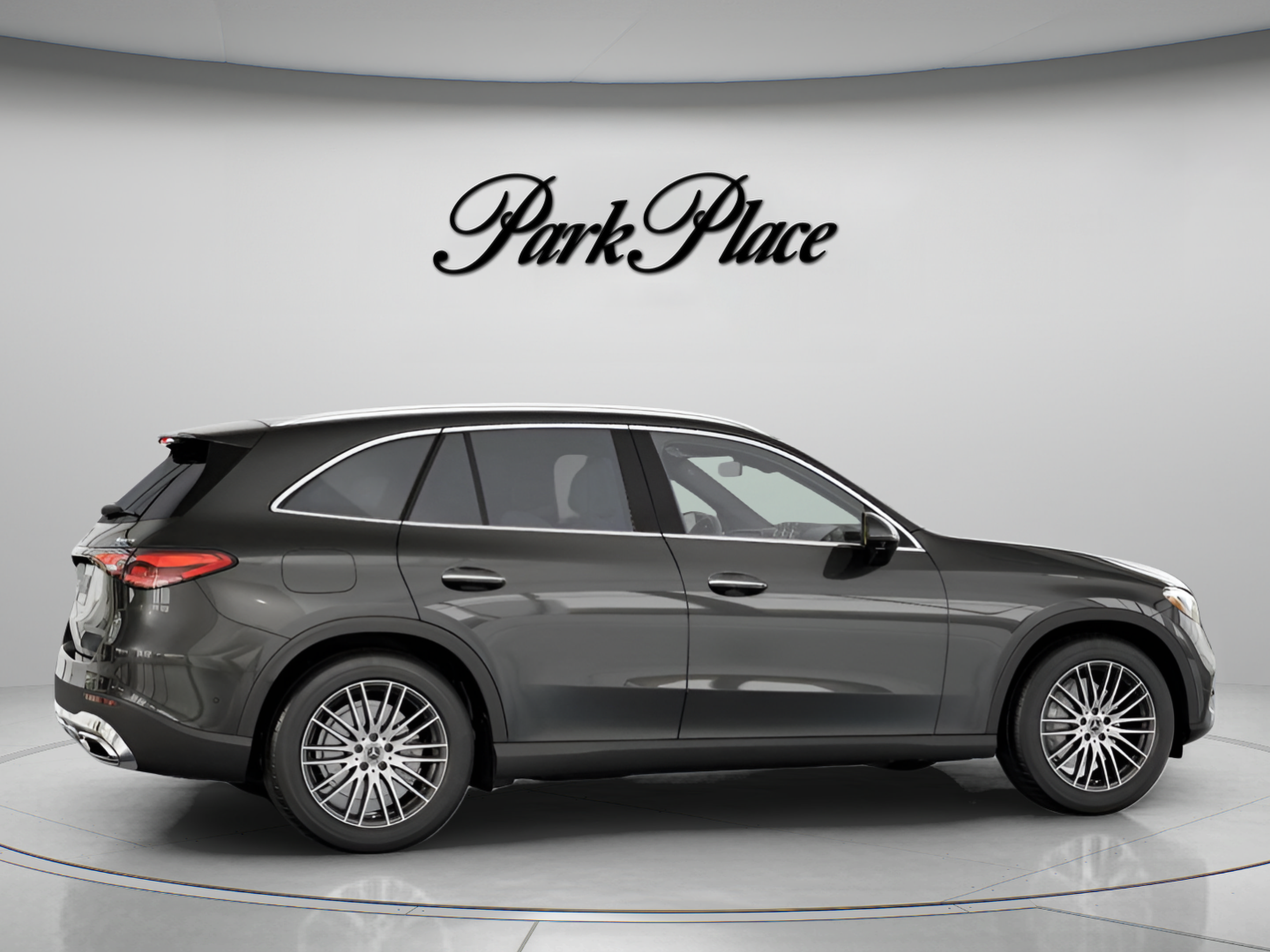 Used 2026 Mercedes-Benz GLC 300 4MATIC image 25