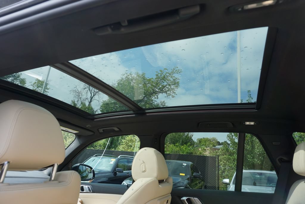 Used 2022 BMW X5 sDrive40i w/ M Sport Package RWD image 27