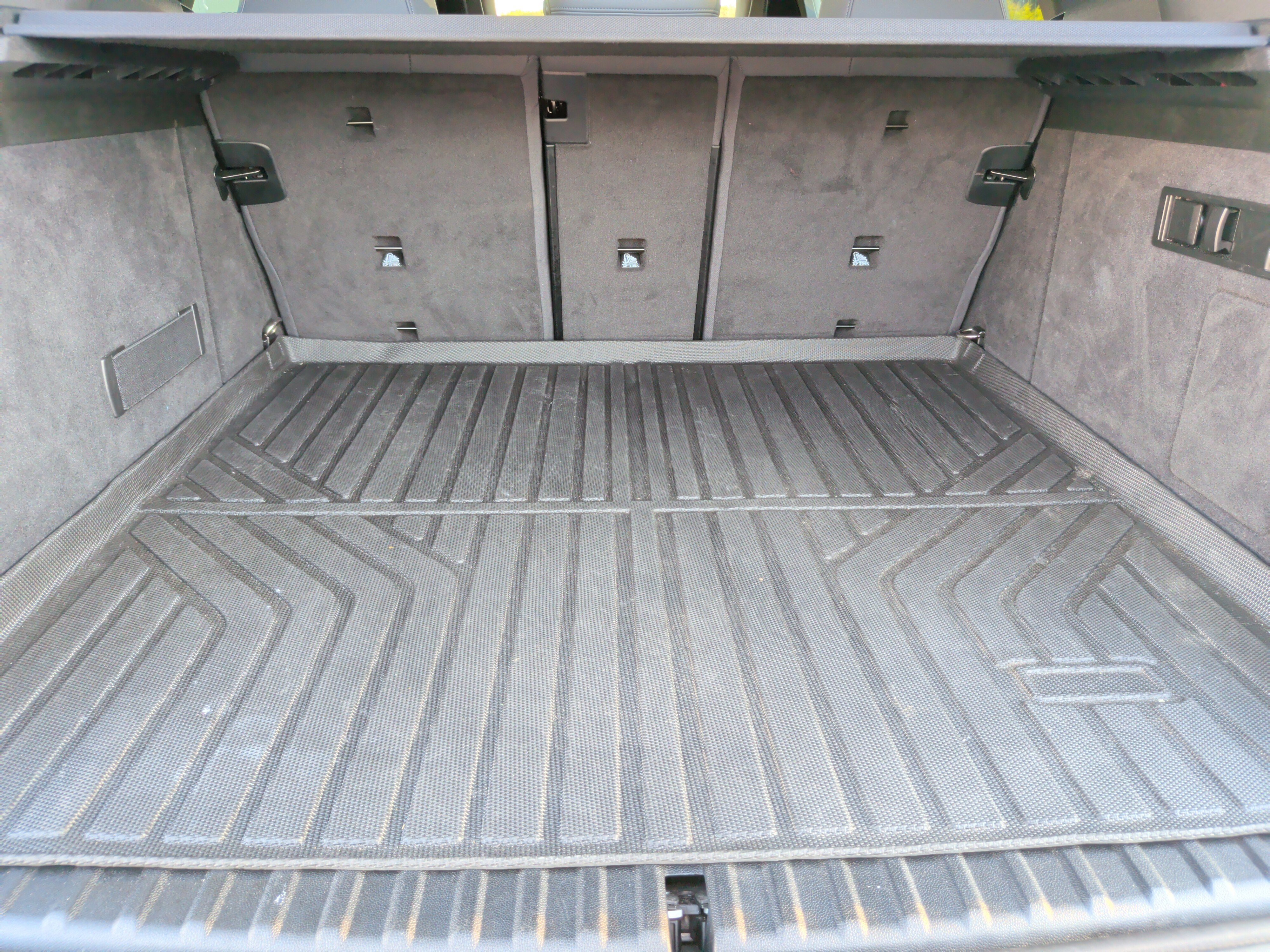 Certified 2023 BMW iX M60 w/ Executive Package image 41