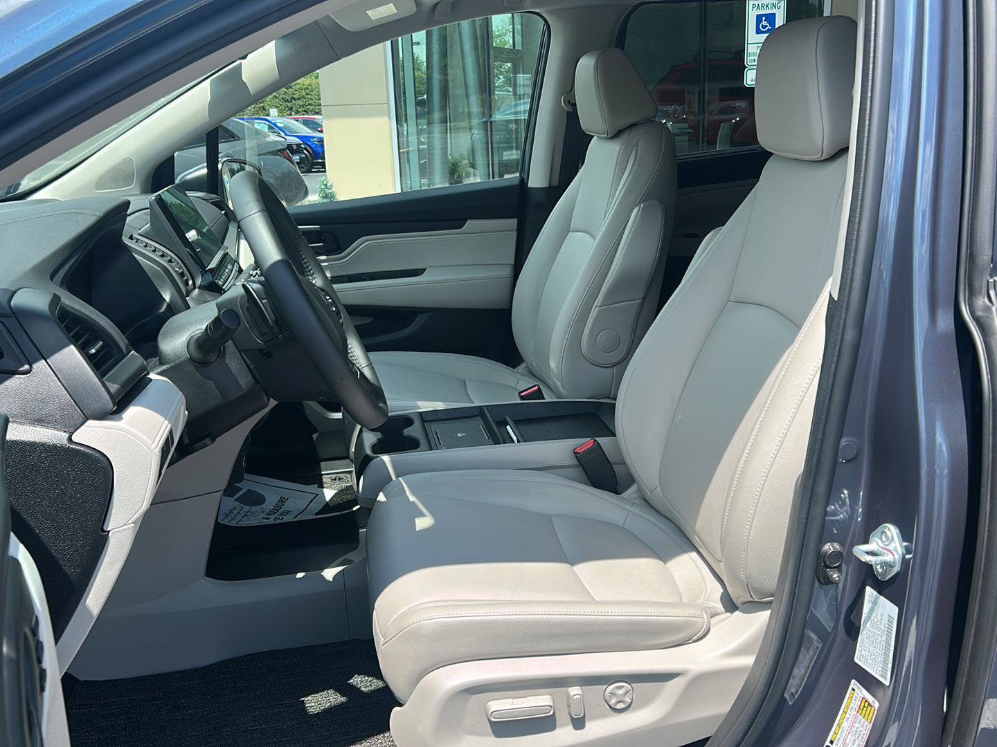 Used 2026 Honda Odyssey EX-L image 17