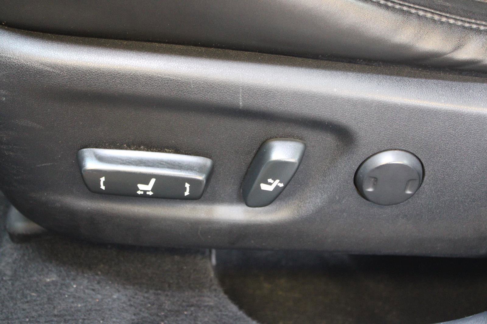 Used 2013 Lexus CT 200h w/ Premium Pkg w/Backup Camera image 31