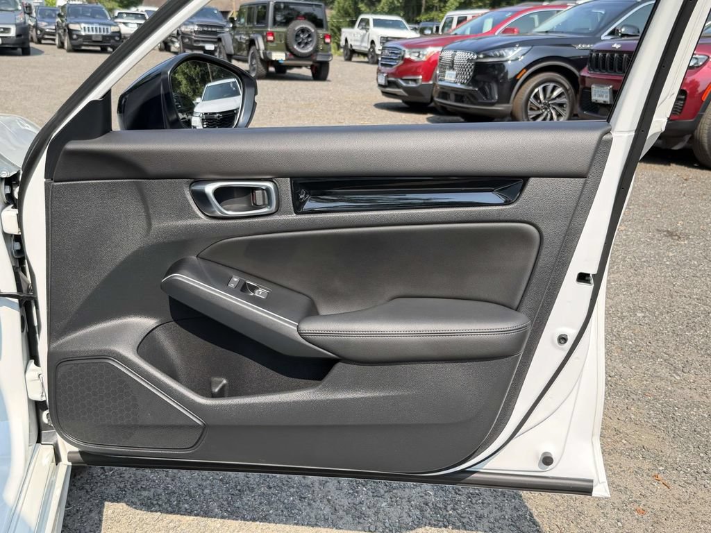Used 2025 Honda Civic Sport Touring image 8