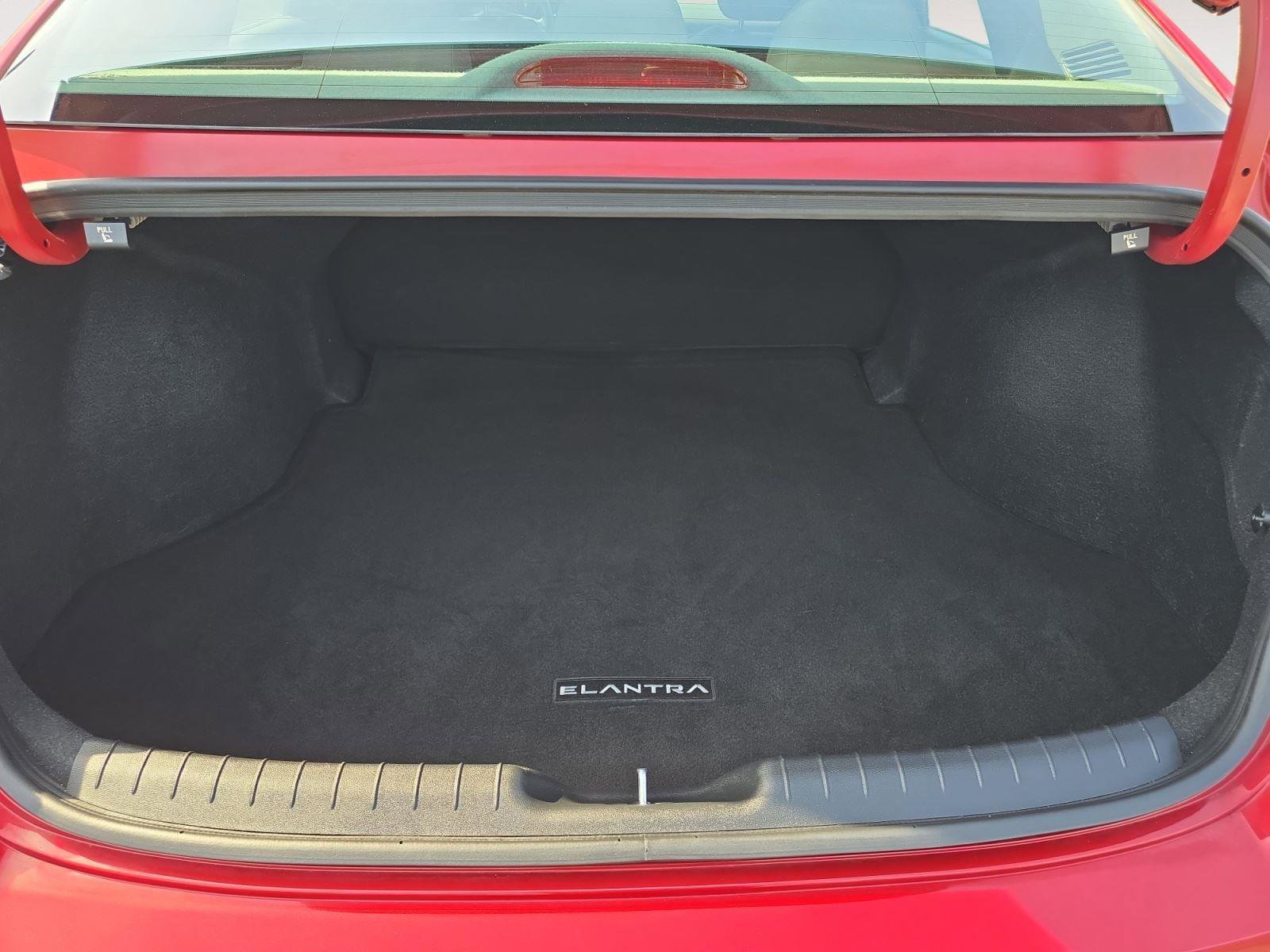 Used 2023 Hyundai Elantra SEL w/ Convenience Package FWD image 14